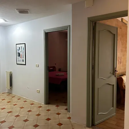 Lory Apartment *