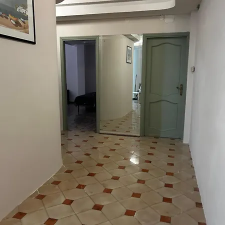 Lory Apartment *